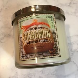 Bath & Body Works Honey Cinnamon Crumb Cake Candle